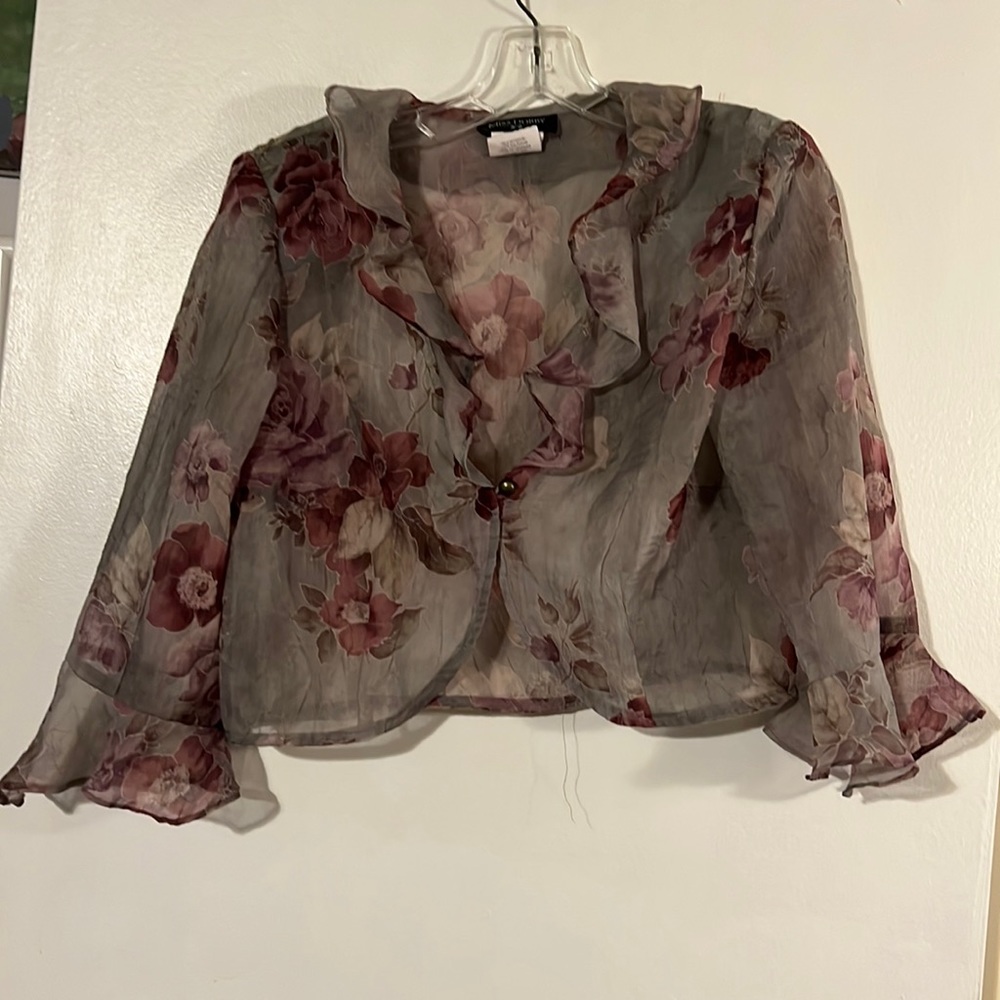 Miss Dorby gray w/floral lightweight jacket. 1 button closure. Ruffle. Vintage